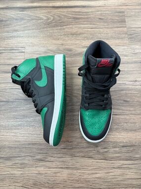 Air Jordan 1 High OG Pine Green 2.0 Black Green Sneakers Size 4.5Y Womens 6